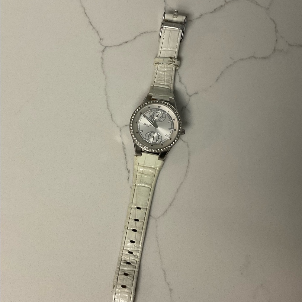 Stainless steel ladies watch